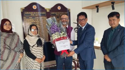 পদত্যাগপত্র জমা দিলেন ঢাবি উপাচার্য