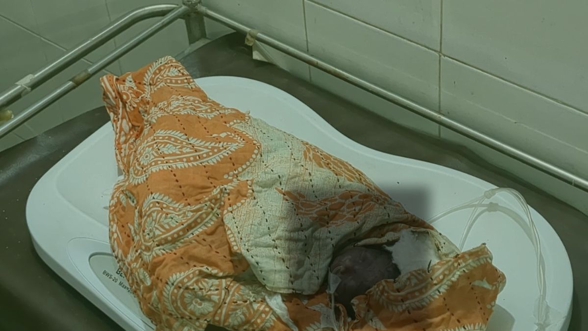 পটিয়ায় পরিত্যক্ত নবজাতক উদ্ধার