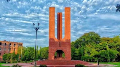 হলের সামনে থেকে ডেকে নিয়ে নারী শিক্ষার্থীকে নির্যাতনের অভিযোগ