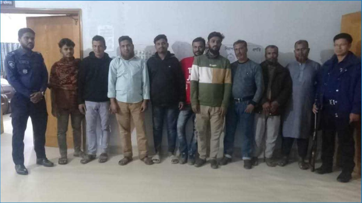 কুমিল্লায় প্রকাশ্যে ট্রাক-লেগুনা থেকে চাঁদা আদায়, গ্রেপ্তার ৯