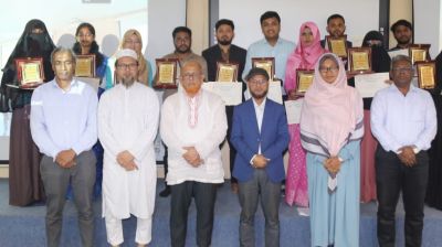 ডিন’স অ্যাওয়ার্ড পেল যবিপ্রবির জীববিজ্ঞান অনুষদের ১১ কৃতি শিক্ষার্থী