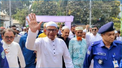 ভেঙে পড়া রাষ্ট্রীয় প্রতিষ্ঠান পুনর্গঠনে কাজ করছে নতুন সরকার : মির্জা ফখরুল