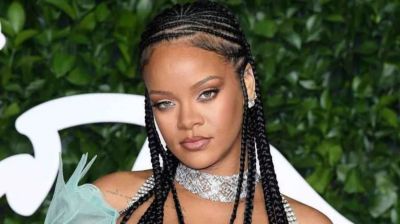 রিহানার বাড়িতে গুলি, সন্দেহভাজন নারী আটক