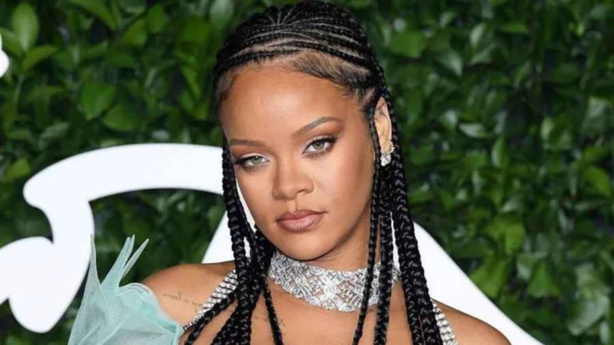 রিহানার বাড়িতে গুলি, সন্দেহভাজন নারী আটক