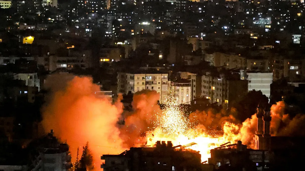 লেবাননে ইসরায়েলের হামলায় নিহতের সংখ্যা বেড়ে ৬৮৭