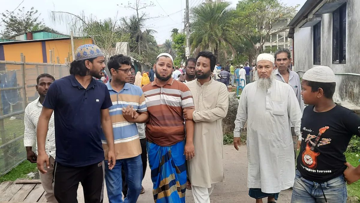 স্ত্রী-তিন সন্তানসহ পরিবারের ৯ জনকে হারিয়ে বাকরুদ্ধ জনি