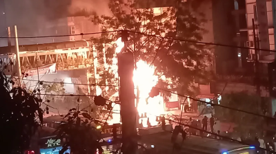 রাজধানীর নদ্দায় ভয়াবহ আগুন, নিয়ন্ত্রণে ২টি ইউনিট