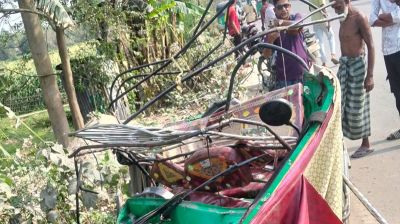 টাঙ্গাইলে বাস-অটোরিকশা সংঘর্ষে প্রাণ গেল ৩ জনের