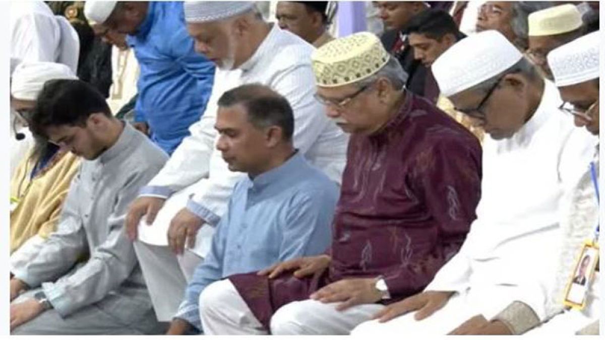 একসঙ্গে ঈদুল ফিতরের নামাজ আদায় করেছেন রাষ্ট্রপতি ও প্রধানমন্ত্রী