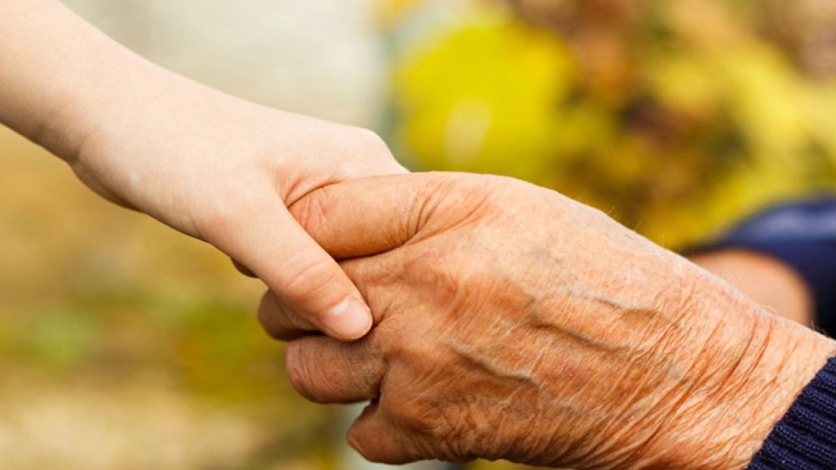 আত্মীয়তার সম্পর্ক বজায় রাখা জরুরি