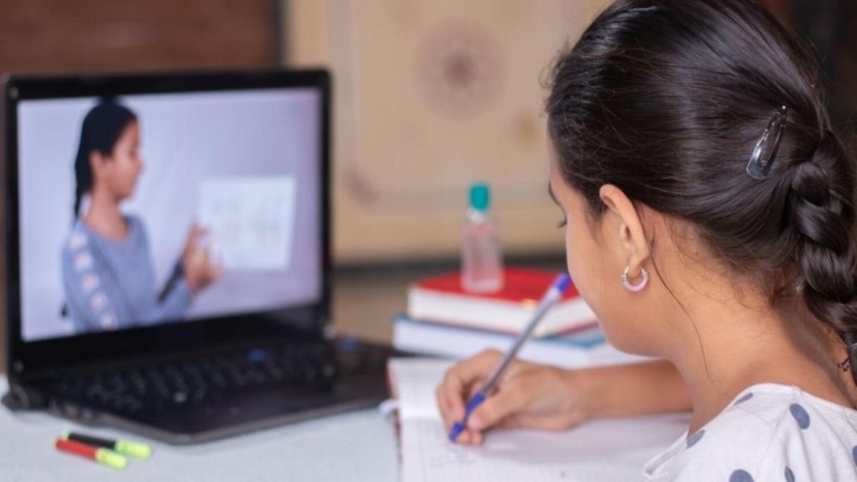 অনলাইন ক্লাসে আপত্তি: অভিভাবকদের ৪ প্রস্তাব, সিদ্ধান্ত পুনর্বিবেচনার দাবি