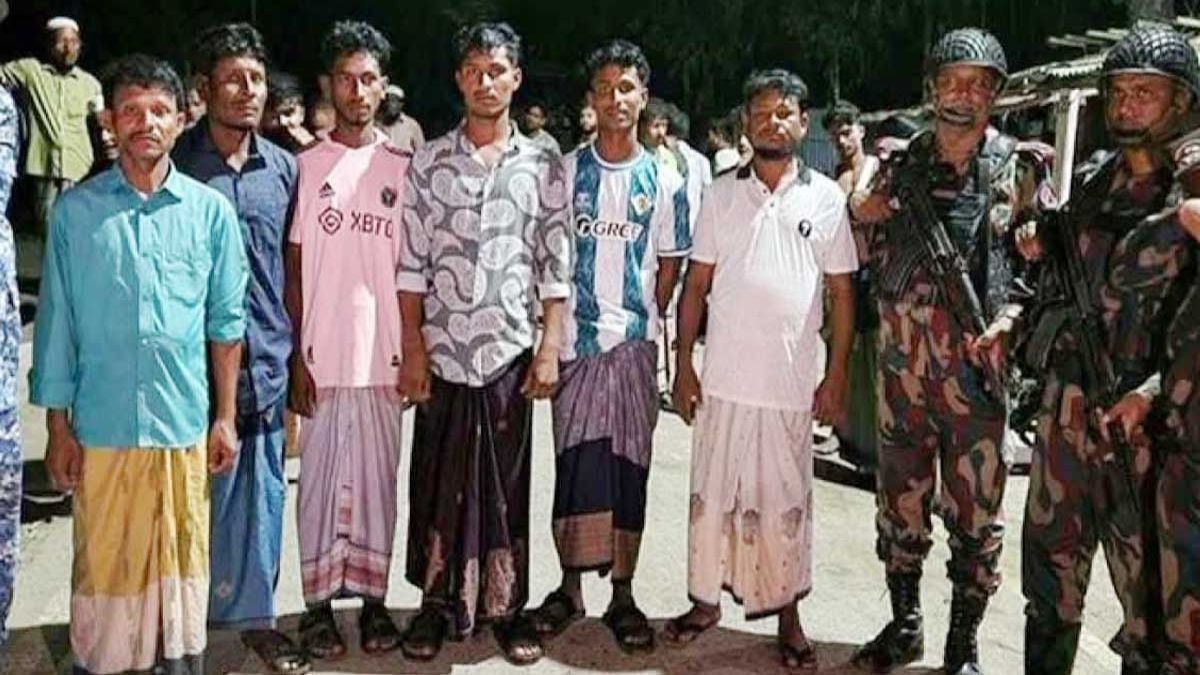 আরাকান আর্মির কবল থেকে মুক্ত হয়ে দেশে ফিরলেন ১৪ জেলে