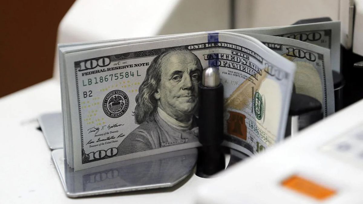 বিশ্ব অর্থনীতিতে বাড়ছে আমেরিকার একাধিপত্য