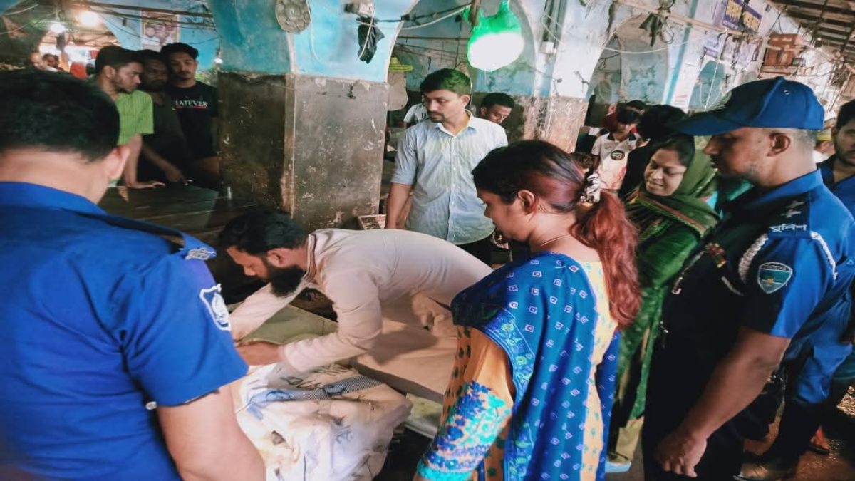 ব্রাহ্মণবাড়িয়ায় ৬০ কেজি জেলিযুক্ত   চিংড়ি মাছ ধ্বংস