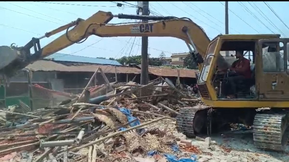 কুমিল্লায় ৪ শতাধিক অবৈধ স্থাপনা উচ্ছেদ