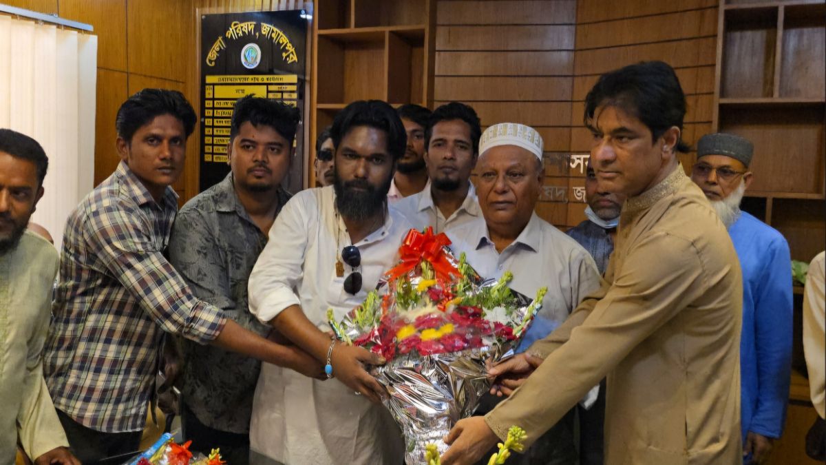 জামালপুরে নবনিযুক্ত জেলা   পরিষদ প্রশাসককে সংবর্ধনা