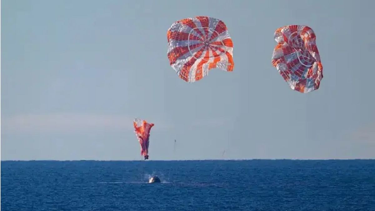 যেভাবে নিরাপদে পৃথিবীতে ফিরলেন আর্টেমিস-২-এর নভোচারীরা
