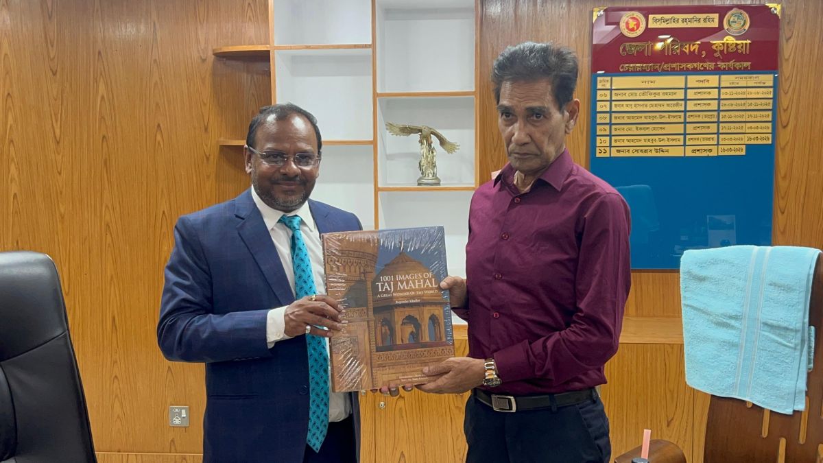 কুষ্টিয়ায় সোহরাব উদ্দিনের সঙ্গে মনোজ কুমারের সাক্ষাৎ