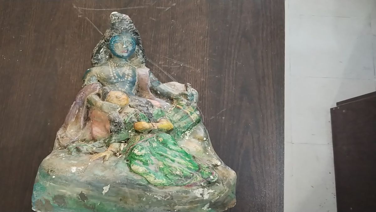 নওগাঁয় কোটি টাকার  কষ্টিপাথরের মূর্তি উদ্ধার