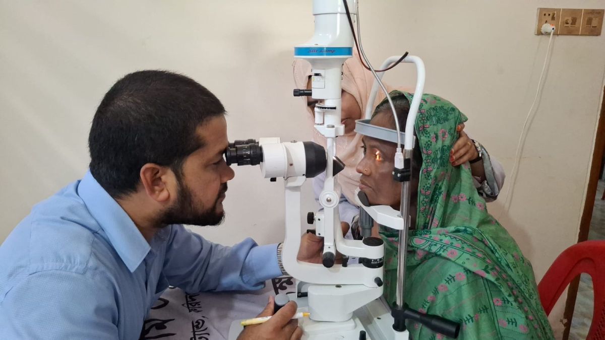 মাগুরায় বিনামূল্যে চক্ষু  পরীক্ষা ক্যাম্প অনুষ্ঠিত