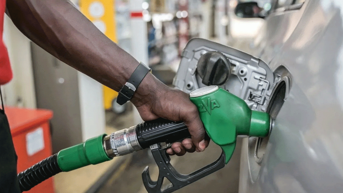 জ্বালানি তেলের দাম বাড়ায় চাপে অর্থনীতি