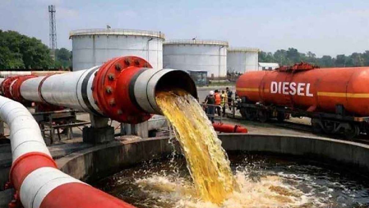 ভারত থেকে দেশে এলো আরও ৭ হাজার টন ডিজেল