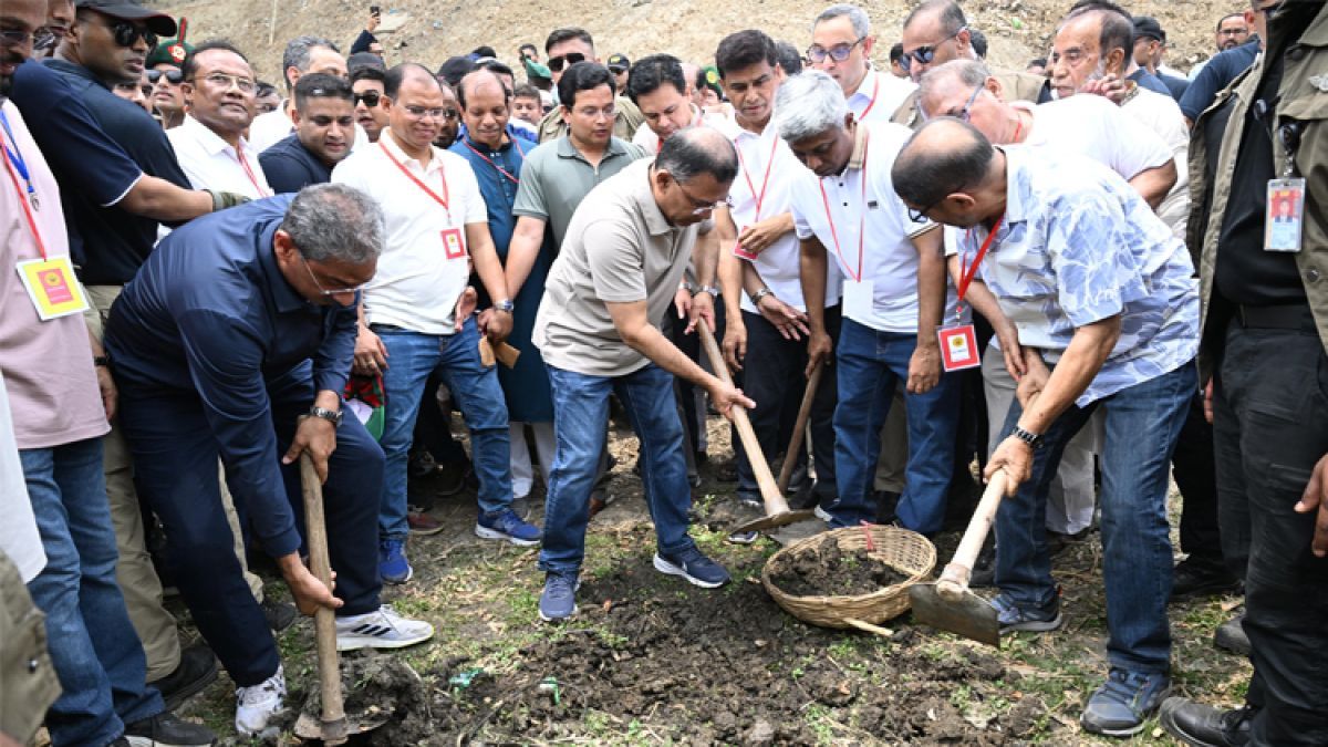 শার্শার উলসী খাল পুনঃখনন করলেন প্রধানমন্ত্রী