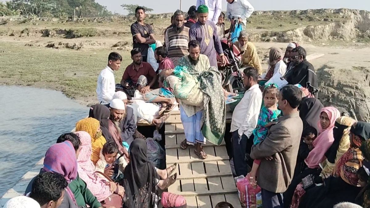 বাউফলে তেঁতুলিয়া নদী  এখন মৃত্যুফাঁদ