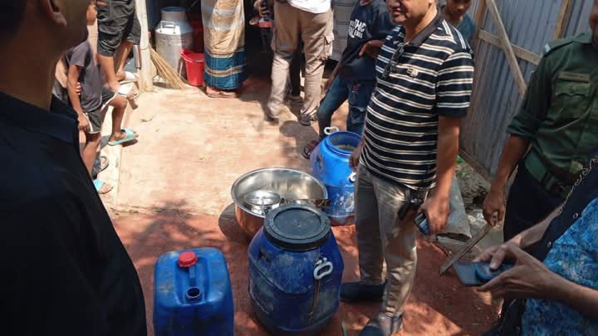 ঝিনাইদহে বটগাছের ডালে  ব্যতিক্রমী রেস্টুরেন্ট