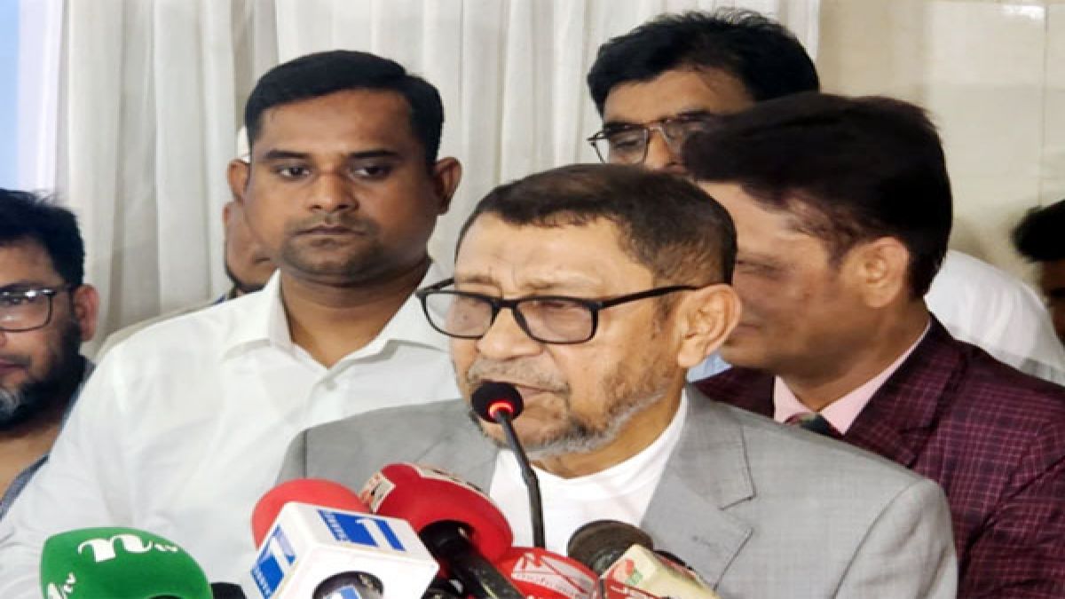 স্বাস্থ্যসেবা নিশ্চিতে আন্তরিকতার  সঙ্গে কাজ করতে হবে