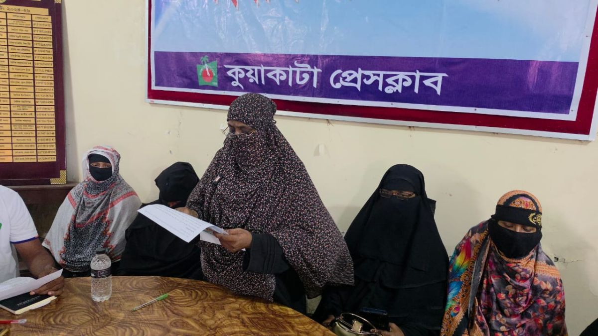 মহিপুরে জমি দখল ও চাঁদাবাজির  অভিযোগে সংবাদ সম্মেলন