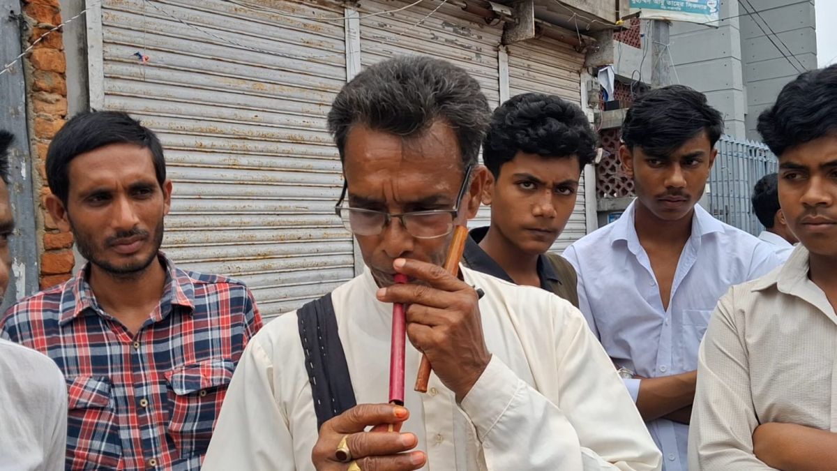 বাঁশির সুরে জীবনের গল্প   ঐতিহ্যের শেষ প্রহরী জগদীশ