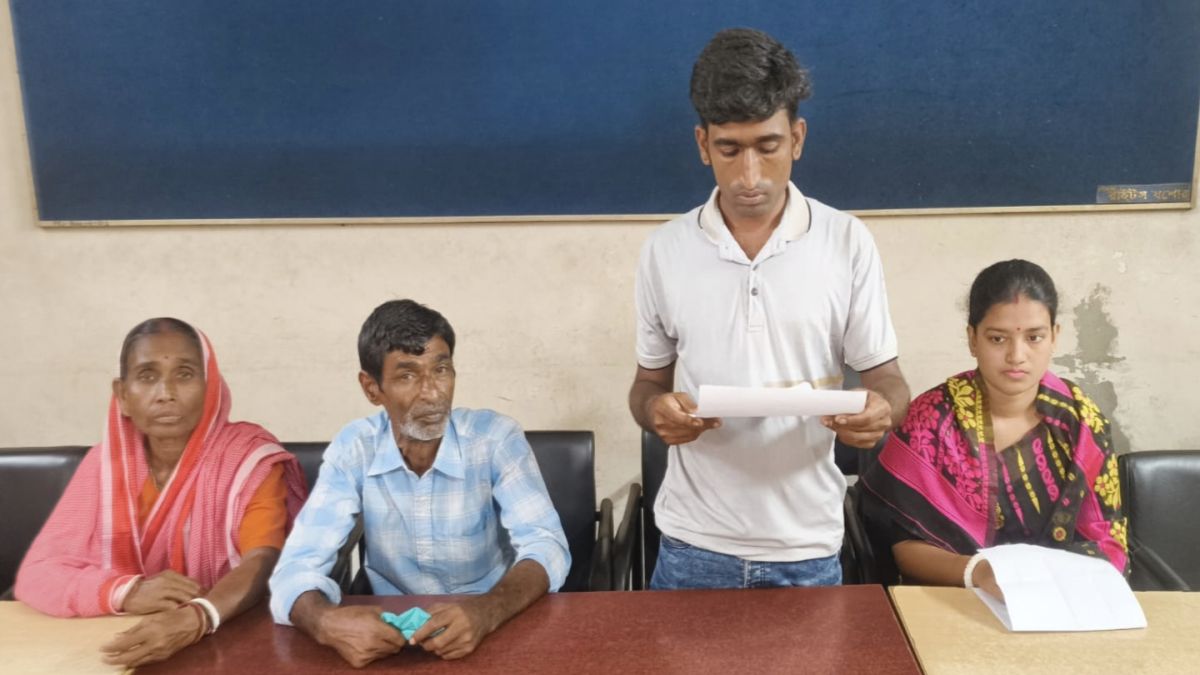 যশোরে হিন্দু পরিবারকে উচ্ছেদের অভিযোগ