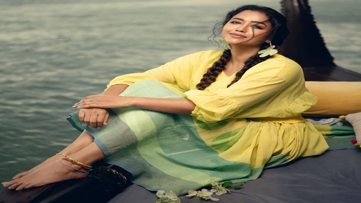 বিবাহবার্ষিকীতেই মা হওয়ার সুখবর দিলেন সোহিনী