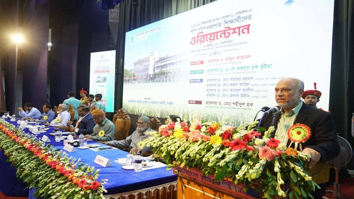এআই নয়, পাঠ্যপুস্তকভিত্তিক জ্ঞানেই দক্ষতা অর্জনের আহ্বান বাকৃবি উপাচার্যের