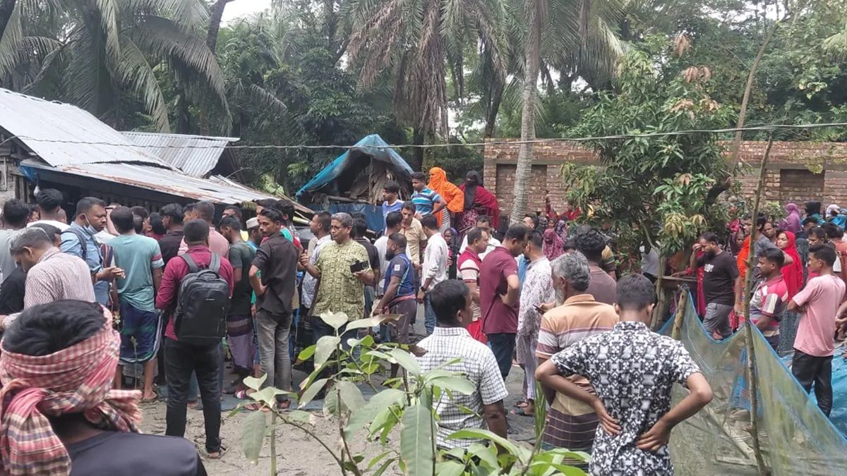 বাগেরহাটে একই পরিবারের ৩ সদস্যের লাশ উদ্ধারের ঘটনায় মামলা