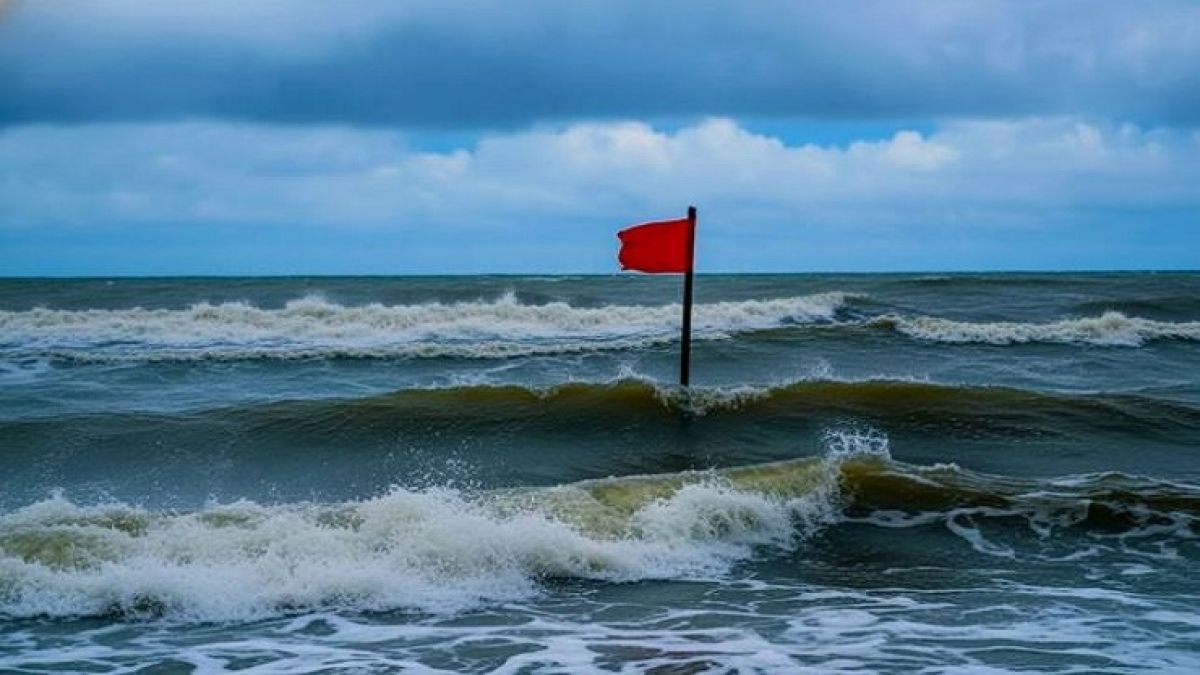 বঙ্গোপসাগরে লঘুচাপ, সমুদ্রবন্দরে ৩ নম্বর সতর্ক সংকেত