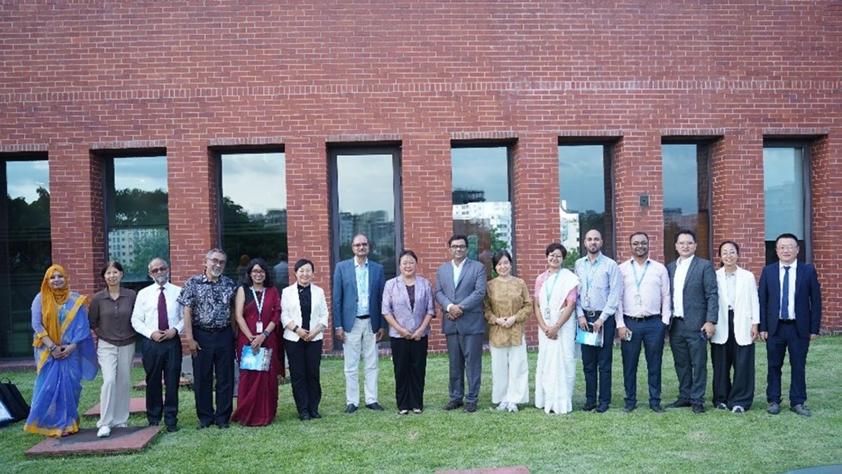 ইউল্যাব ও ওয়েস্ট ইউনান ইউনিভার্সিটির মধ্যে আলোচনা
