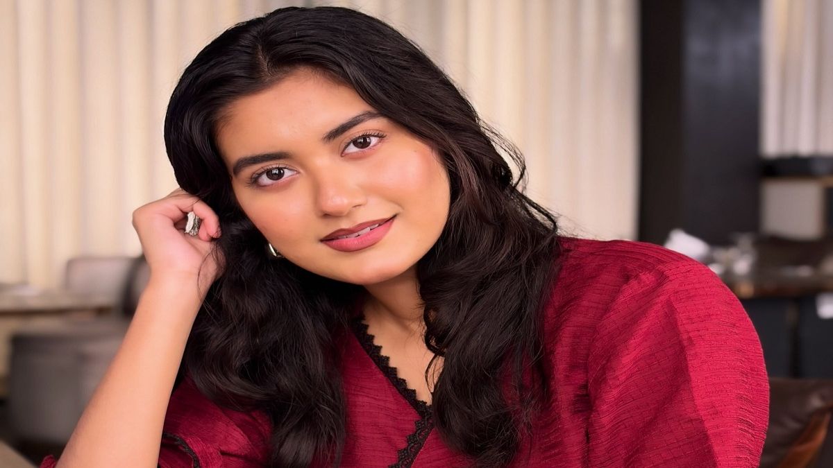 নব্বই দশকের প্রেমের গল্প নিয়ে আসছেন লাবণ্য চৌধুরী