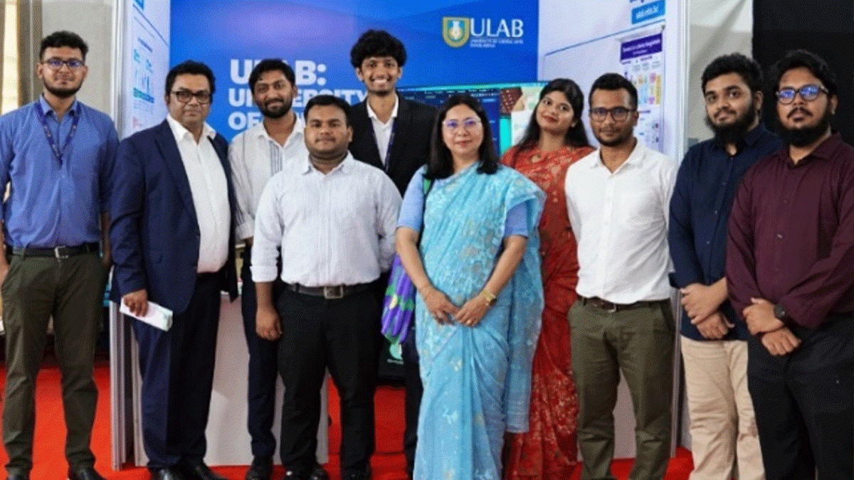 ইনোভেশন ফেয়ারে উদ্ভাবনী প্রকল্প প্রদর্শন ইউল্যাবের