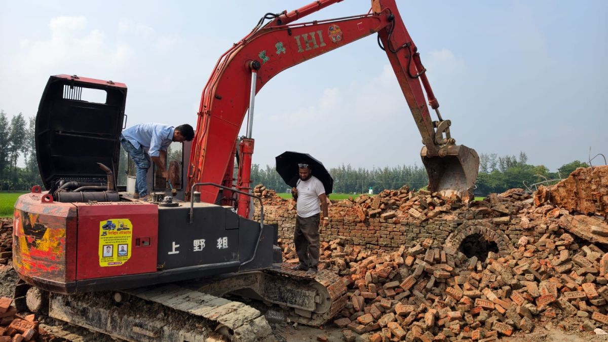 প্রধান শিক্ষকহীন হিলির ২২ প্রাথমিক বিদ্যালয়