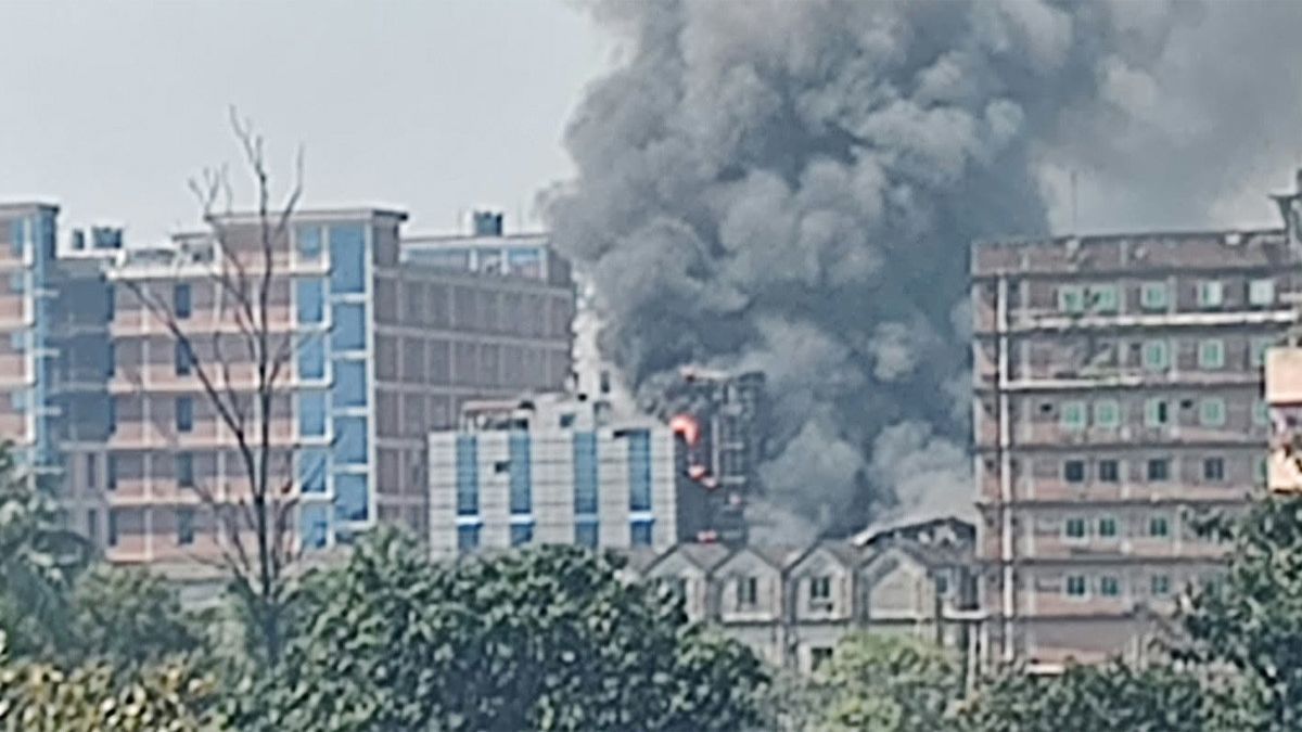 টঙ্গীতে ওষুধ কারখানায় আগুন, নিয়ন্ত্রণে ১১ ইউনিট